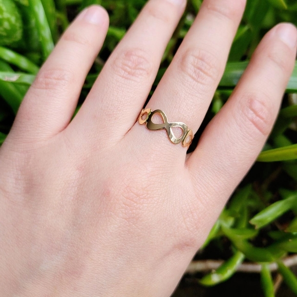 New Classic Gold Simple Dainty Infinity Ring Band & Toe Ring - Picture 6 of 7